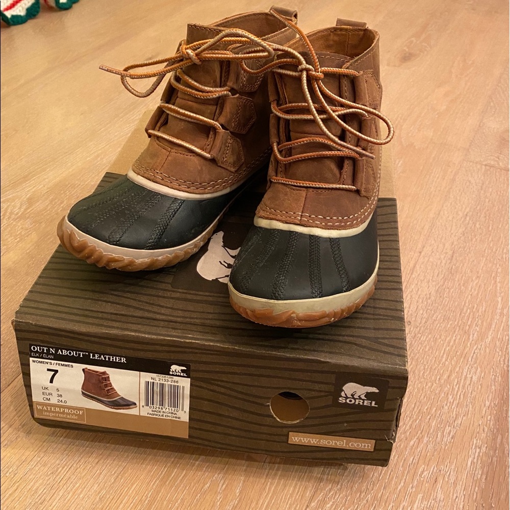 Sorel Out N About Leather Boots